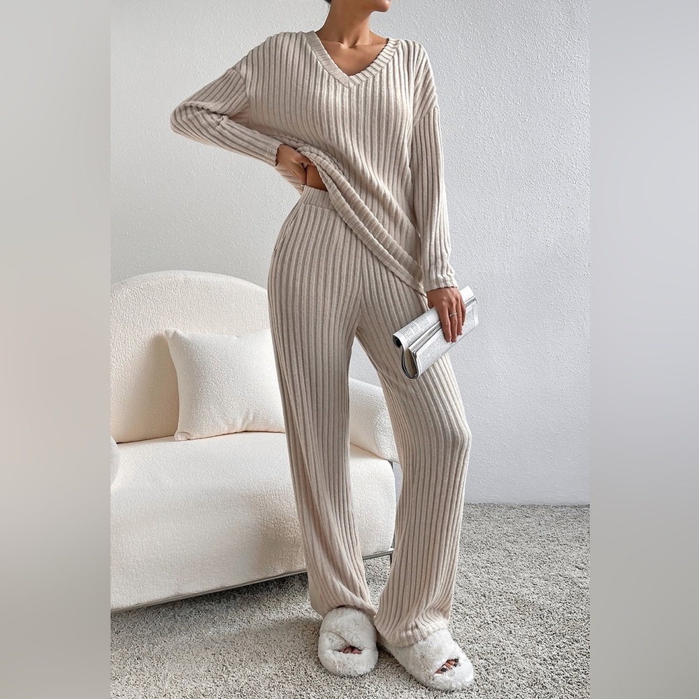 Women's Cream Ribbed Knit Set - Picture 3 of 5